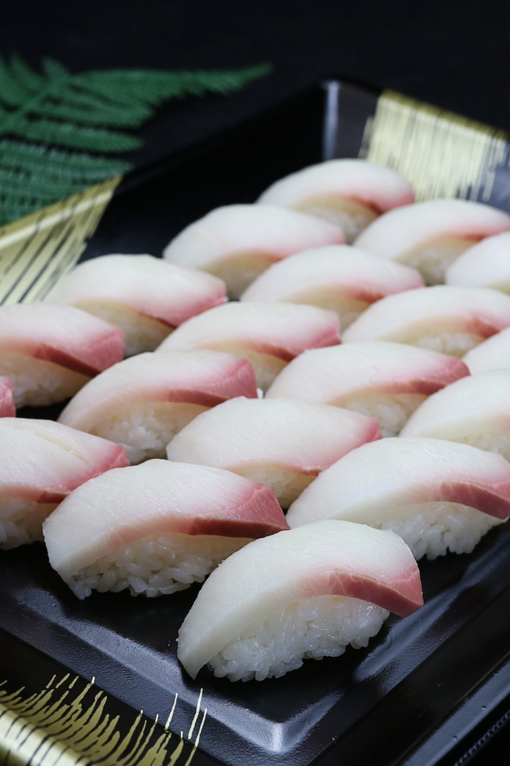 Hamachi Sushi Platter (20 PCS)