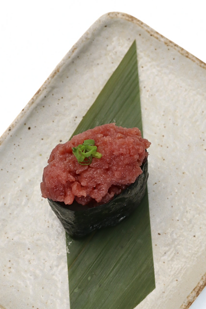 Maguro Nakaochi Sushi (Yellowfin) (2 PCS) – Mita Sushi